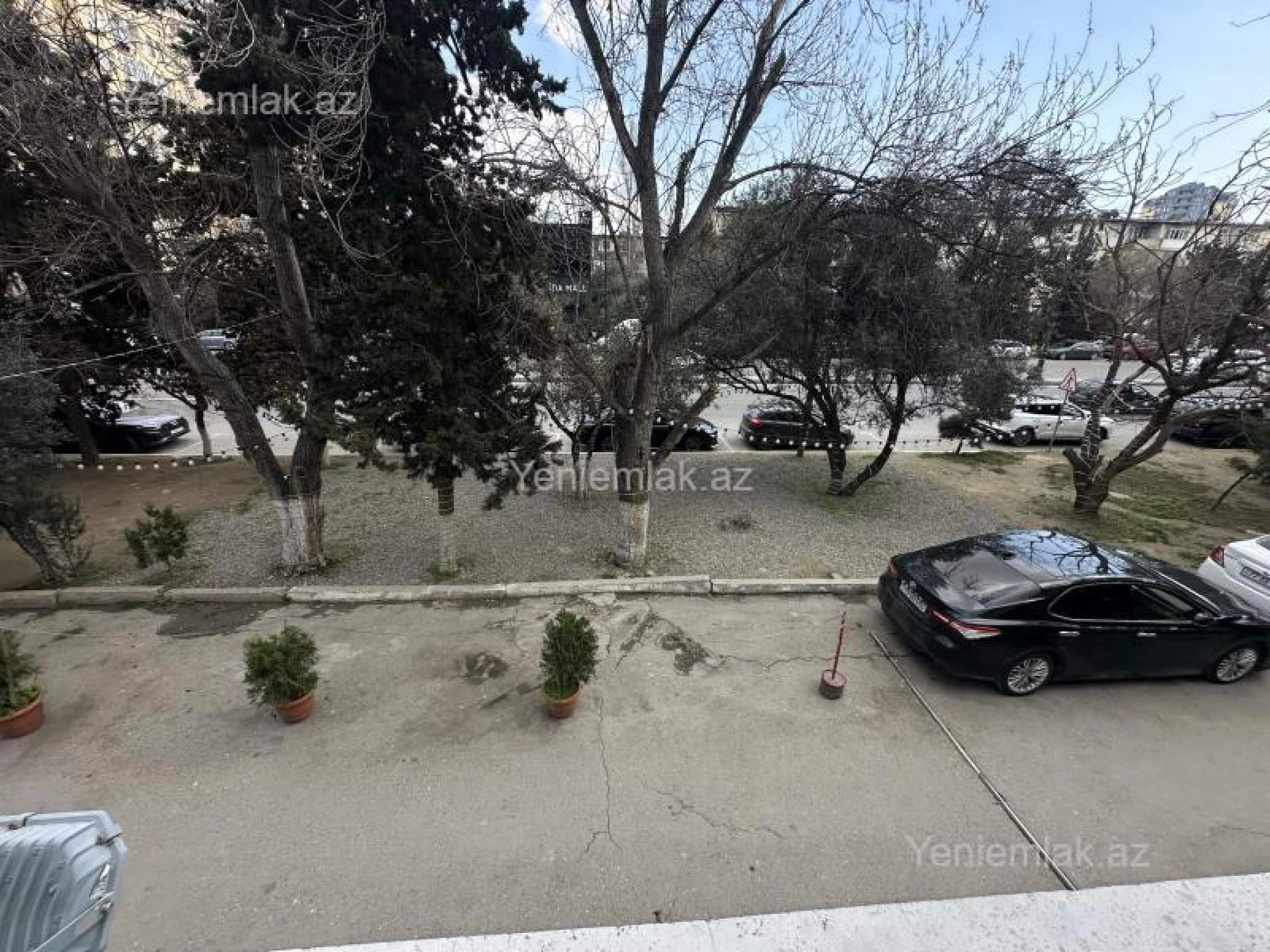 Satılır 8 otaqlı obyekt 400 m²