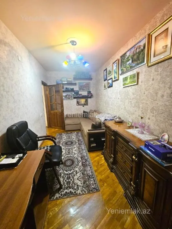 Satılır 3 otaqlı köhnə tikili 90 m²