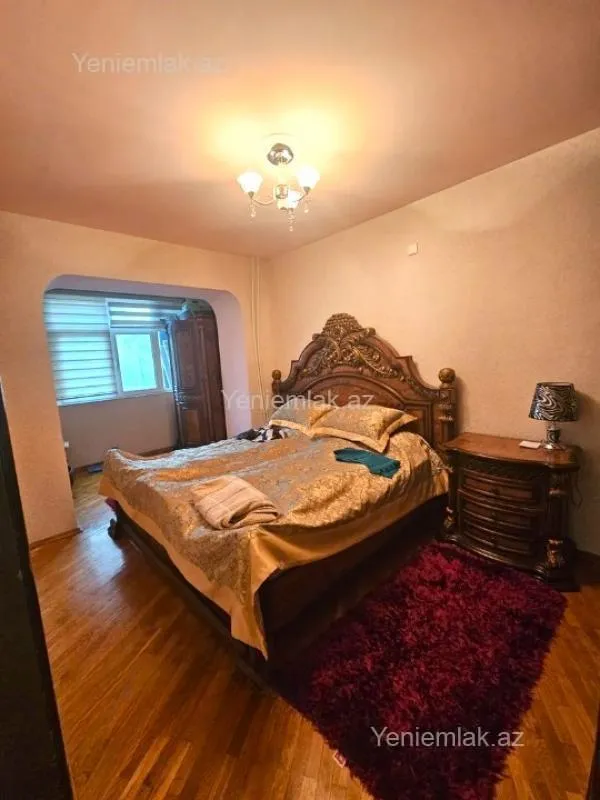 Satılır 3 otaqlı köhnə tikili 90 m²