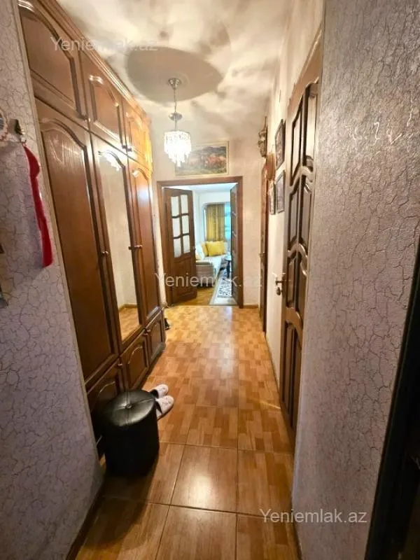 Satılır 3 otaqlı köhnə tikili 90 m²