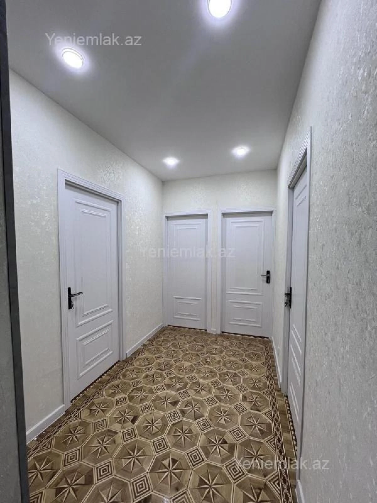 Satılır 4 otaqlı köhnə tikili 100 m²