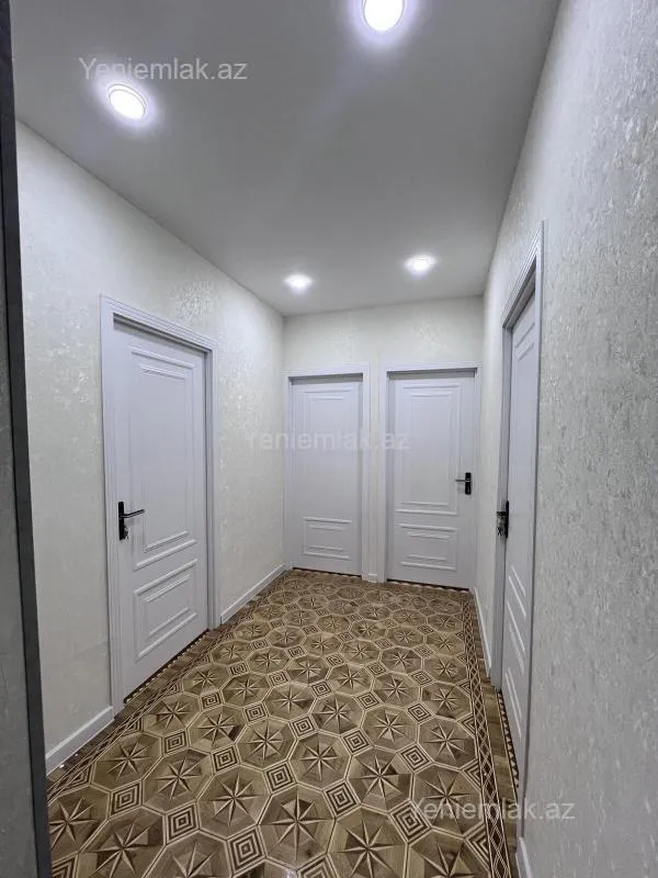 Satılır 4 otaqlı köhnə tikili 100 m²