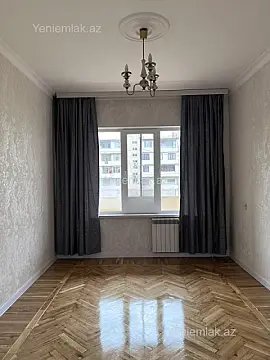 Satılır 4 otaqlı köhnə tikili 100 m²