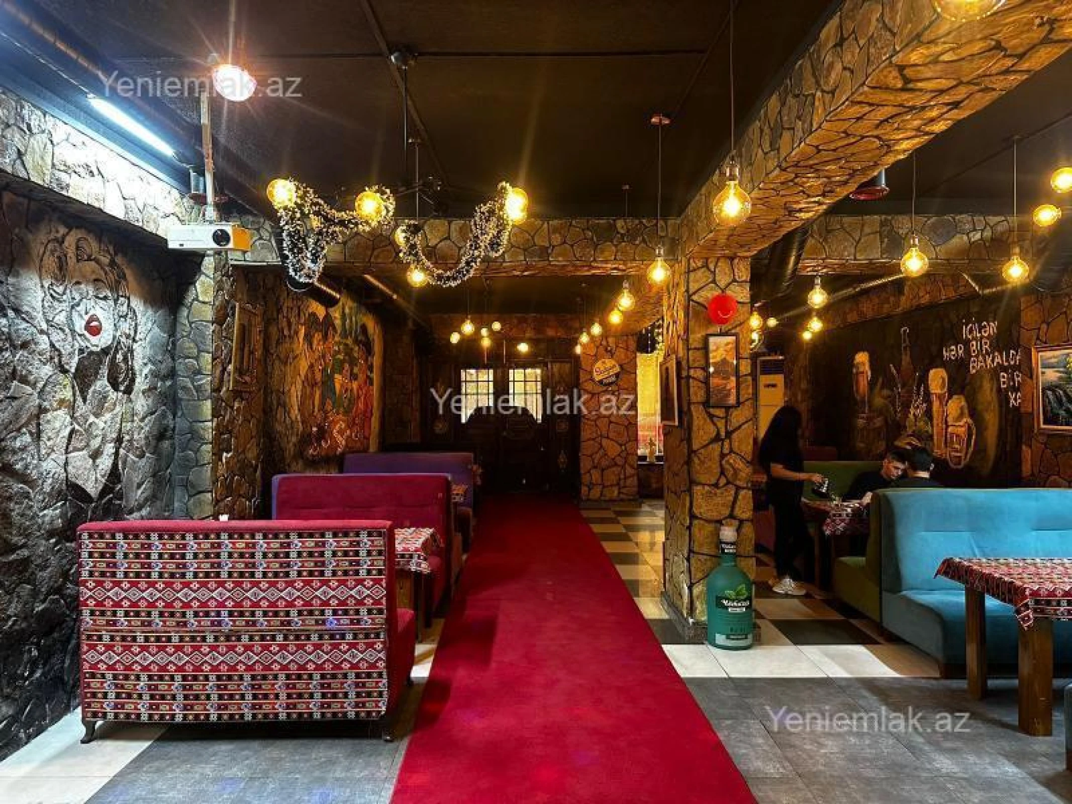 Satılır 8 otaqlı obyekt 207 m²