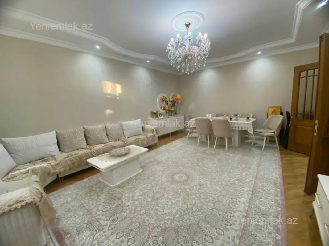 Satılır 3 otaqlı yeni tikili 125 m²