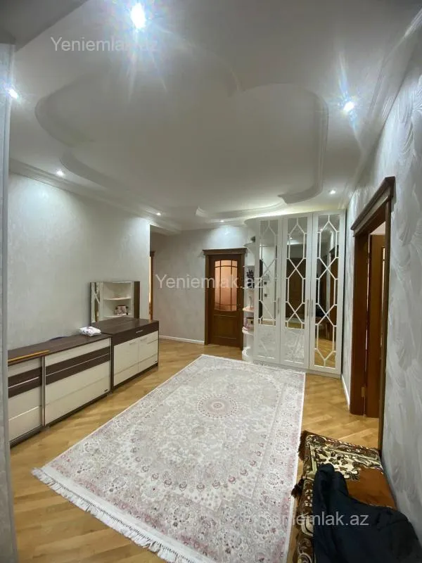 Satılır 3 otaqlı yeni tikili 125 m²