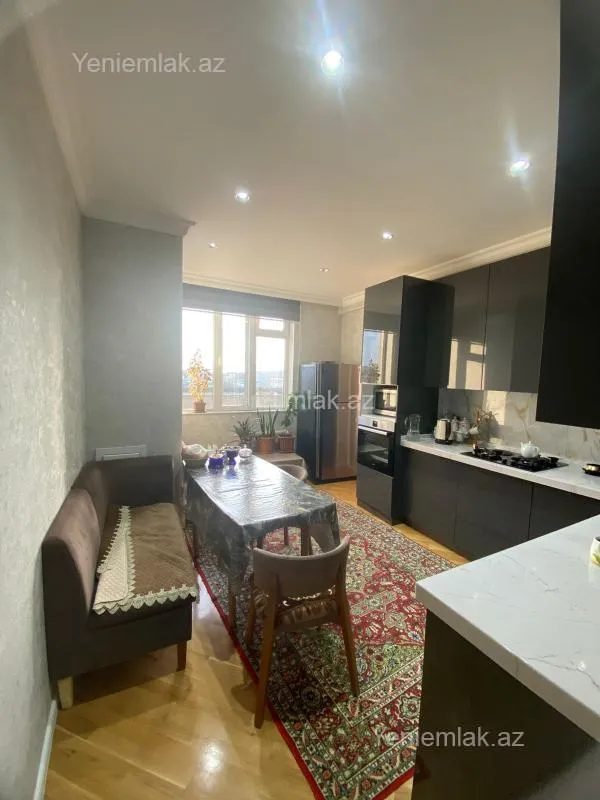 Satılır 3 otaqlı yeni tikili 125 m²