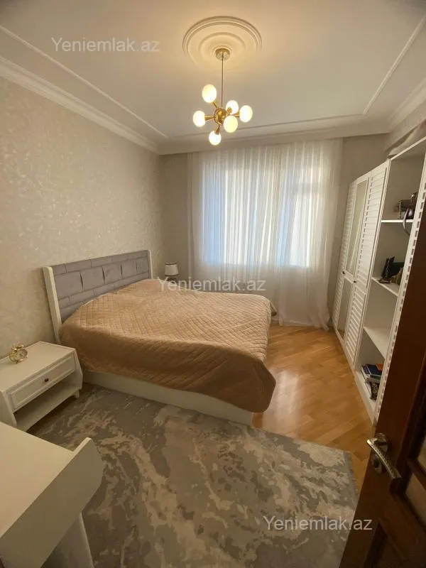 Satılır 3 otaqlı yeni tikili 125 m²