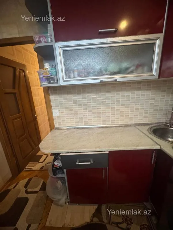 Satılır 3 otaqlı köhnə tikili 70 m²