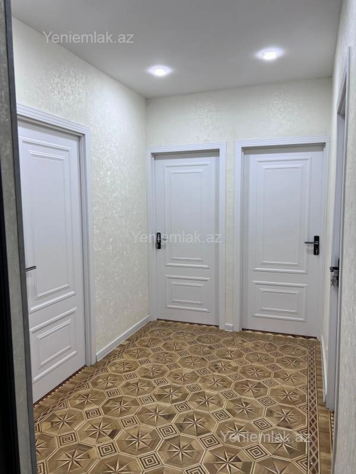 Satılır 4 otaqlı köhnə tikili 100 m²