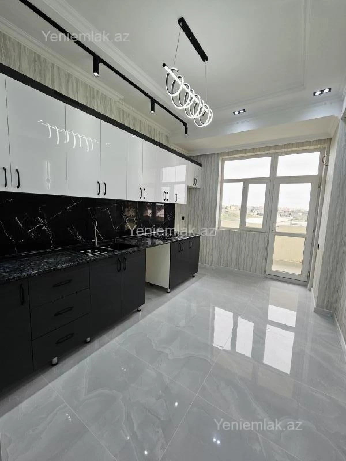 Satılır 3 otaqlı yeni tikili 90 m²