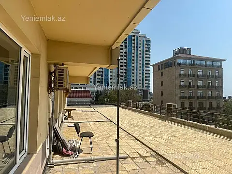 Satılır 10 otaqlı obyekt 400 m²