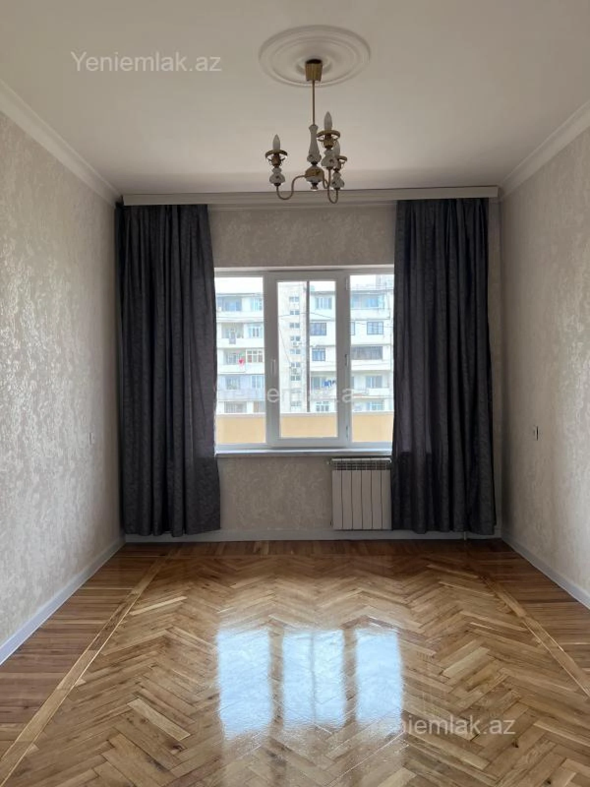 Satılır 4 otaqlı köhnə tikili 100 m²