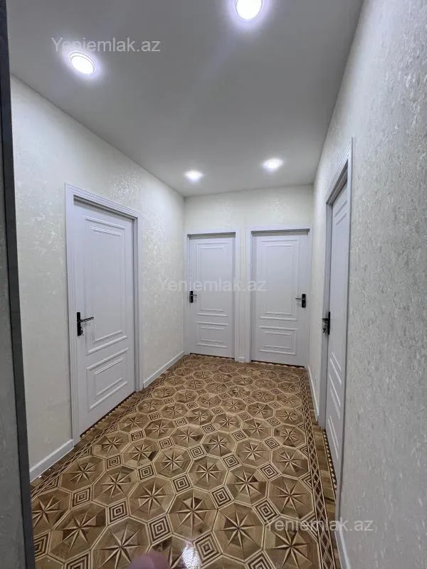 Satılır 4 otaqlı köhnə tikili 100 m²