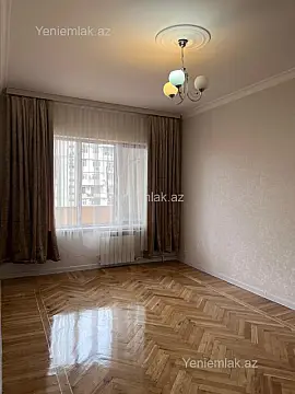 Satılır 4 otaqlı köhnə tikili 100 m²