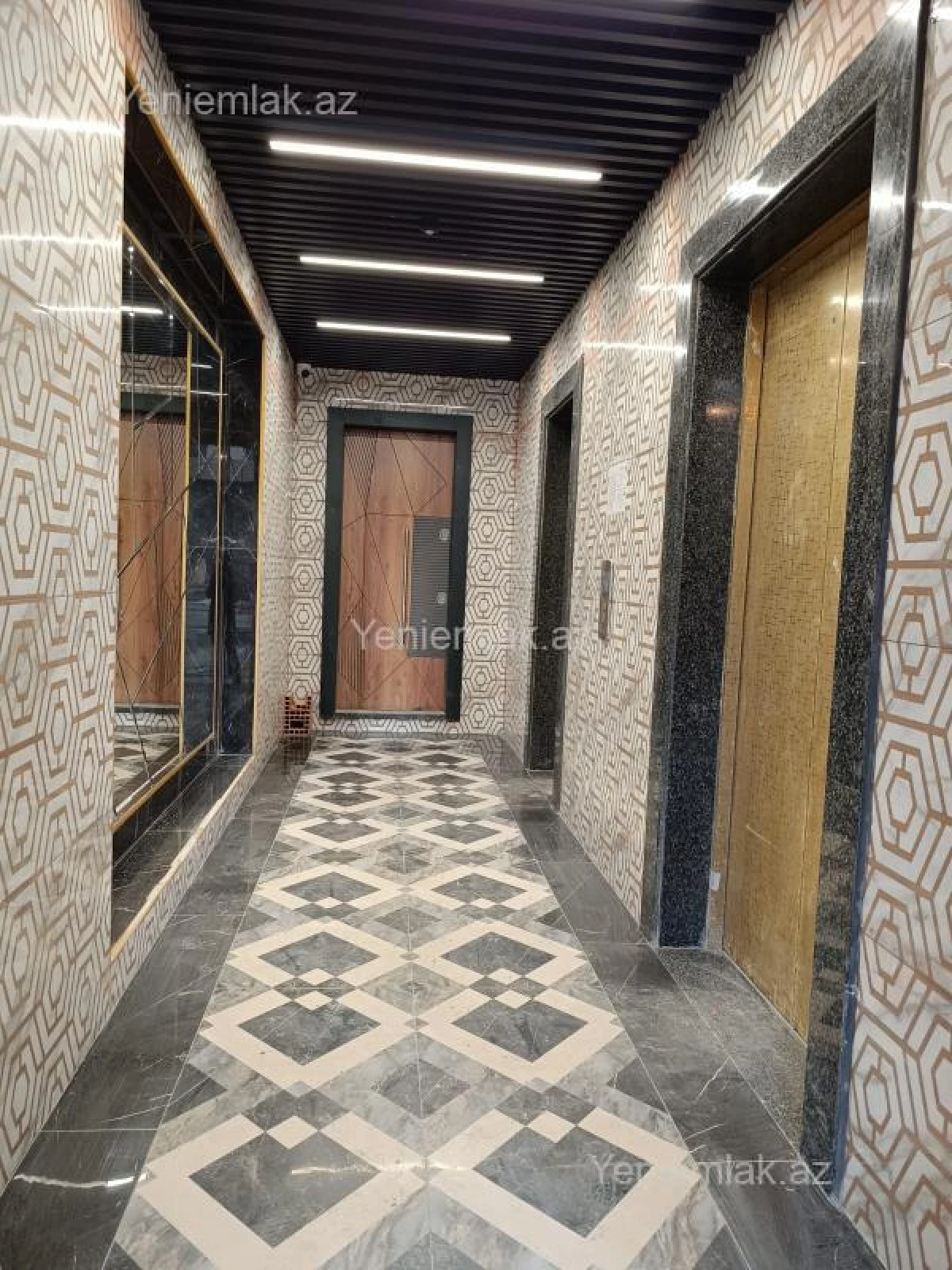 Satılır 2 otaqlı yeni tikili 98 m²