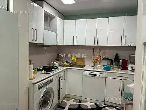 Satılır 3 otaqlı köhnə tikili 75 m²