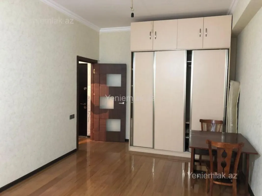Satılır 1 otaqlı yeni tikili 42 m²