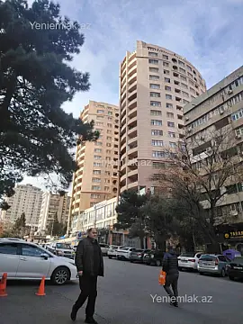 Satılır 4 otaqlı yeni tikili 170 m²