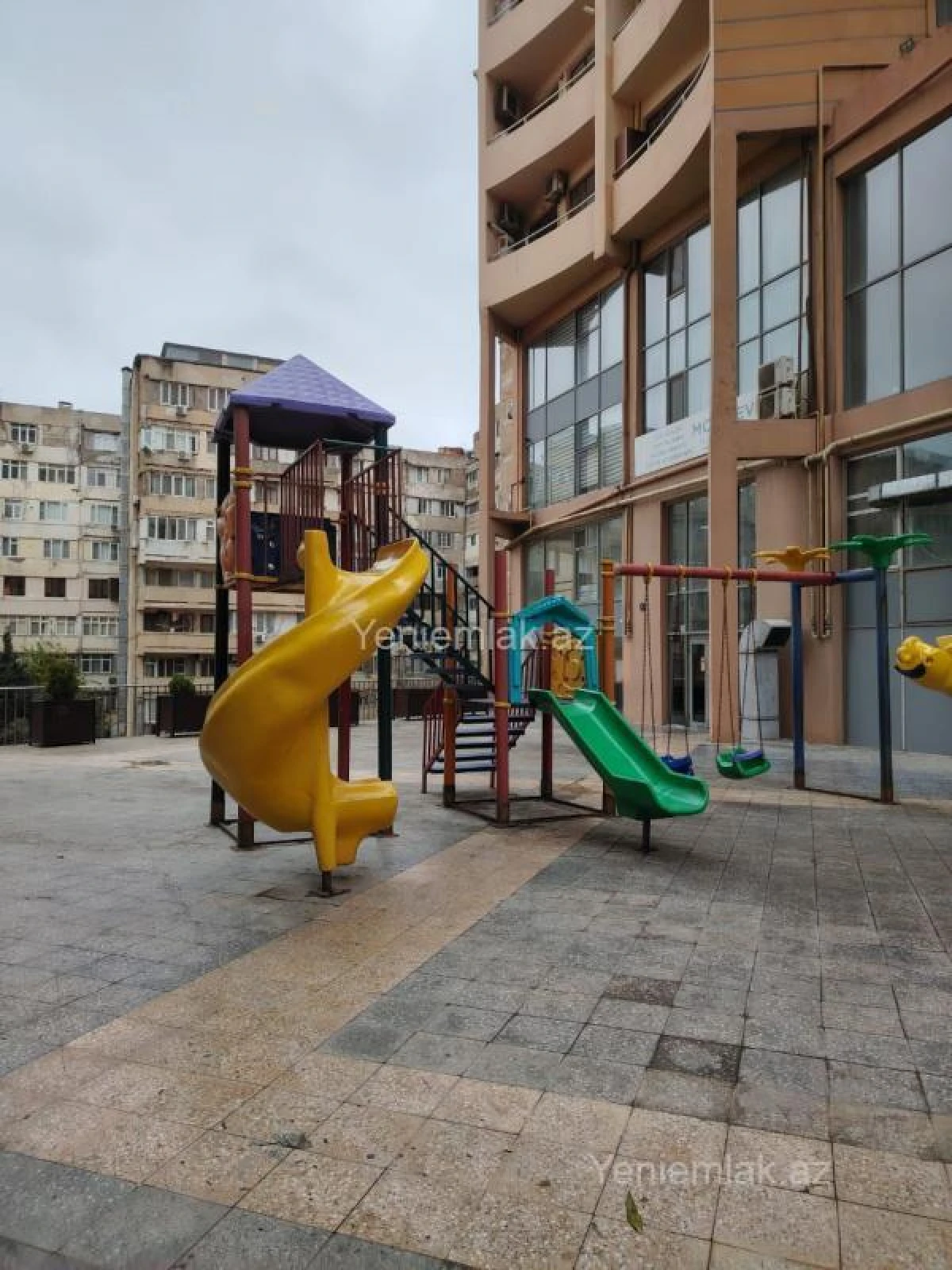 Satılır 4 otaqlı yeni tikili 170 m²