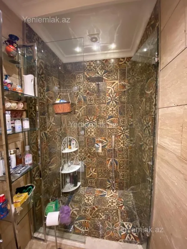 Satılır 4 otaqlı yeni tikili 170 m²