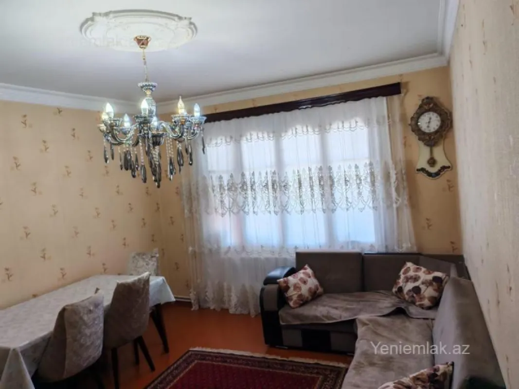 Satılır 2 otaqlı köhnə tikili 56 m²