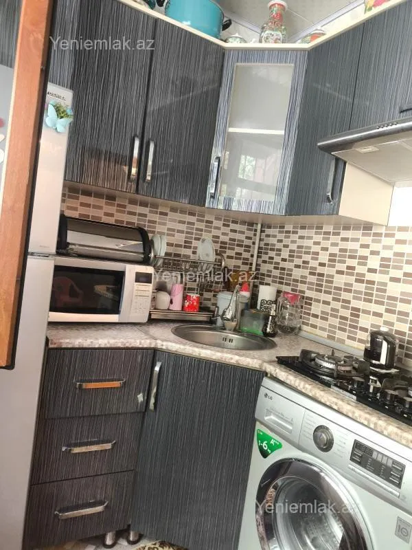 Satılır 2 otaqlı köhnə tikili 55 m²