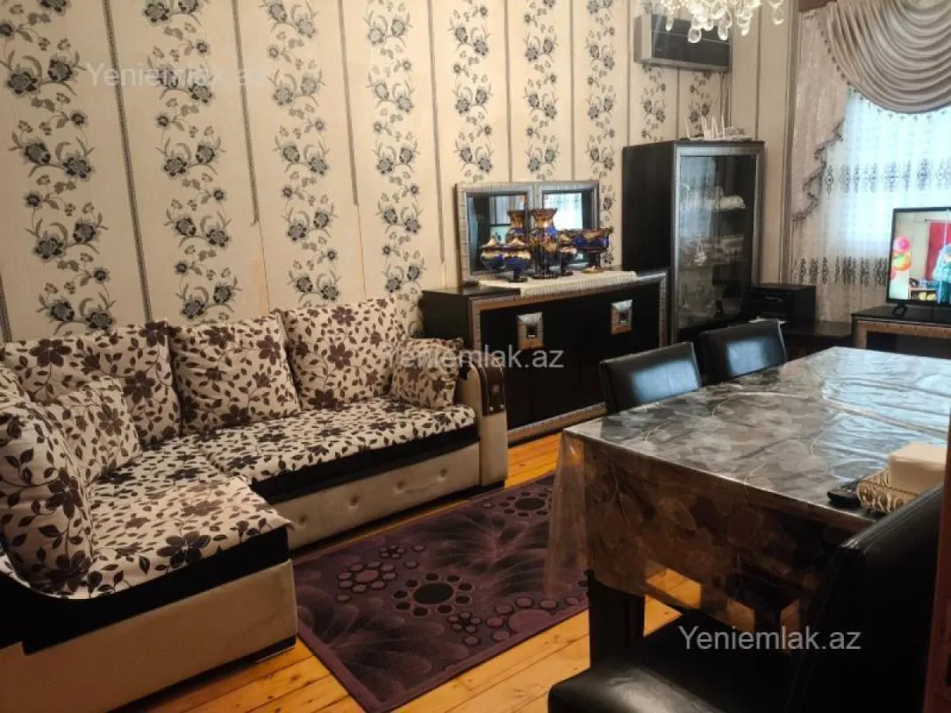 Satılır 2 otaqlı köhnə tikili 55 m²