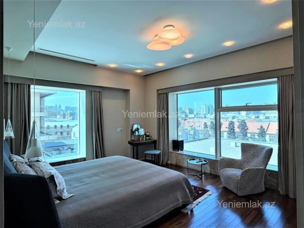 Satılır 2 otaqlı yeni tikili 114 m²