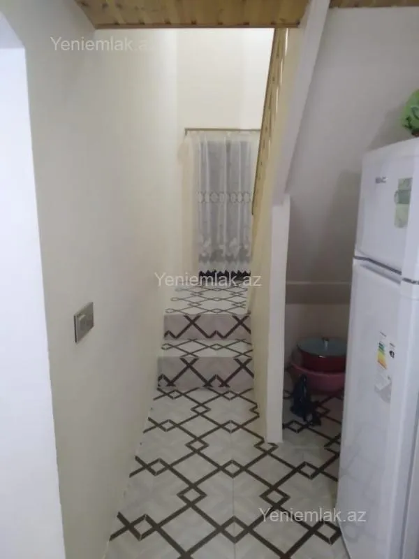 Satılır 4 otaqlı həyət evi 100 m²