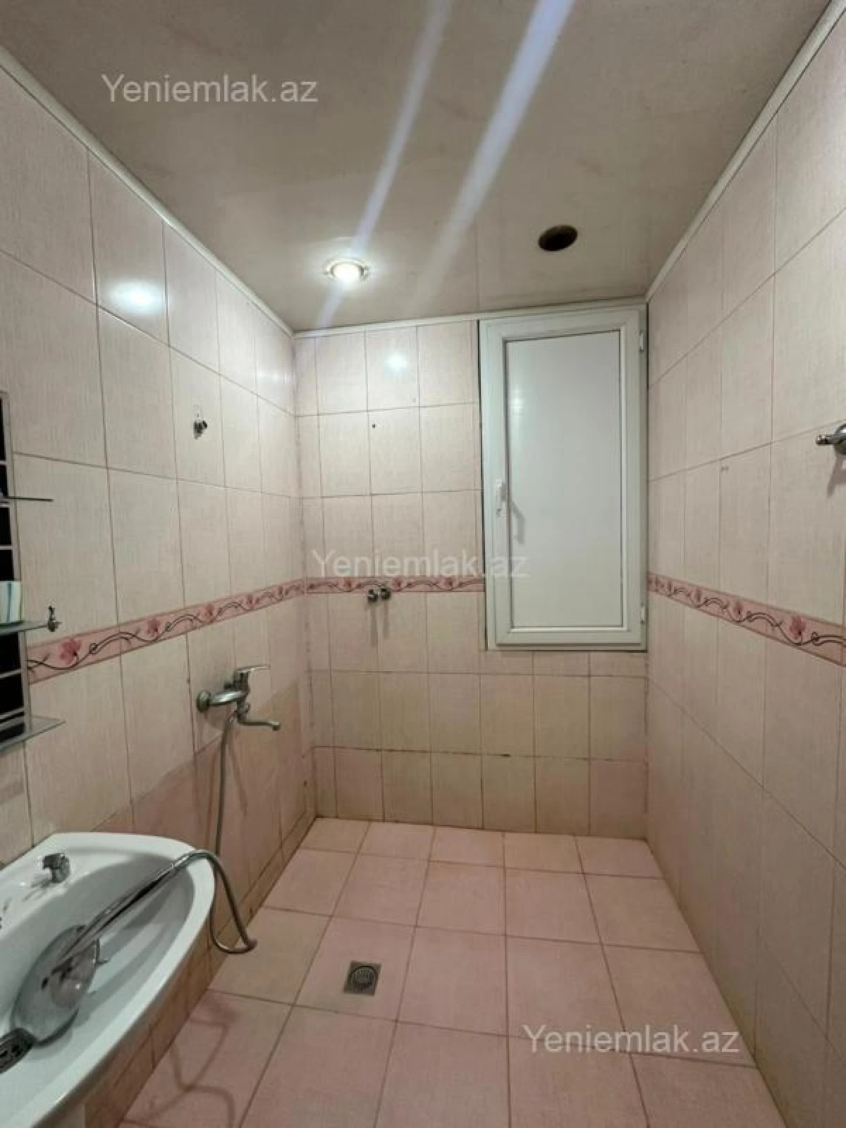 Satılır 2 otaqlı yeni tikili 70 m²