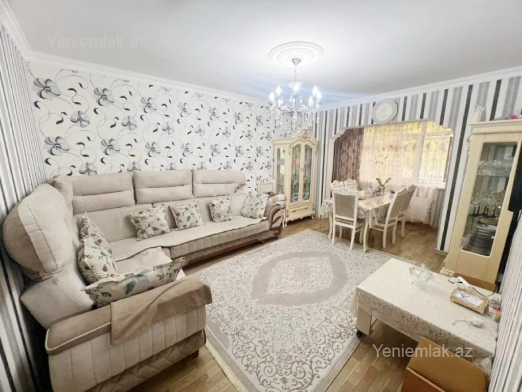 Satılır 4 otaqlı köhnə tikili 115 m²