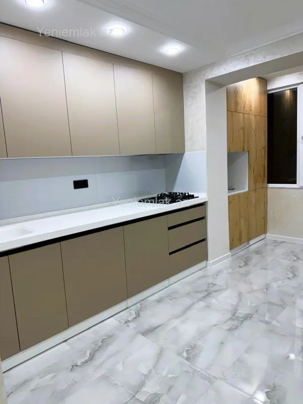 Satılır 3 otaqlı köhnə tikili 85 m²