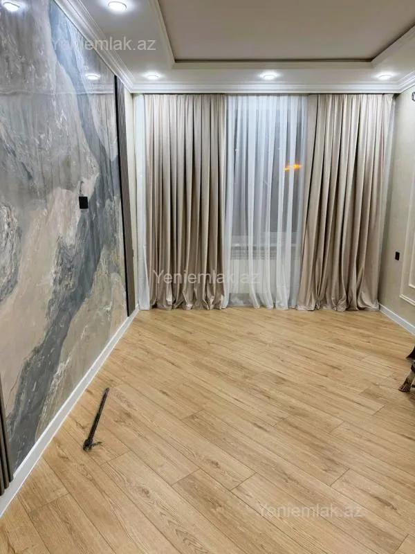 Satılır 3 otaqlı köhnə tikili 85 m²