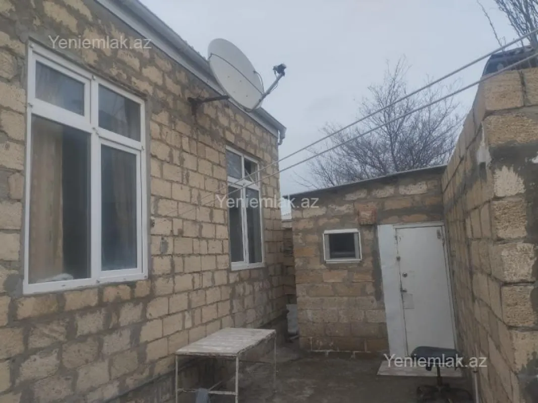 Satılır 4 otaqlı həyət evi 115 m²