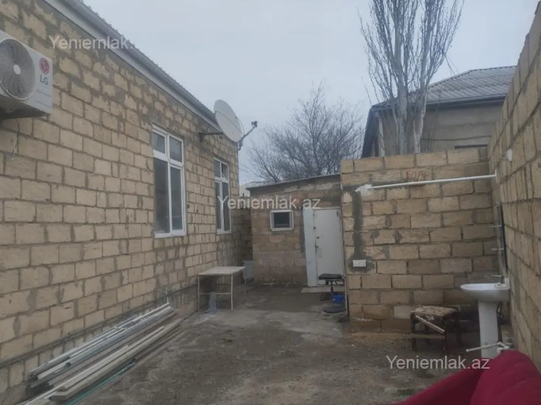 Satılır 4 otaqlı həyət evi 115 m²