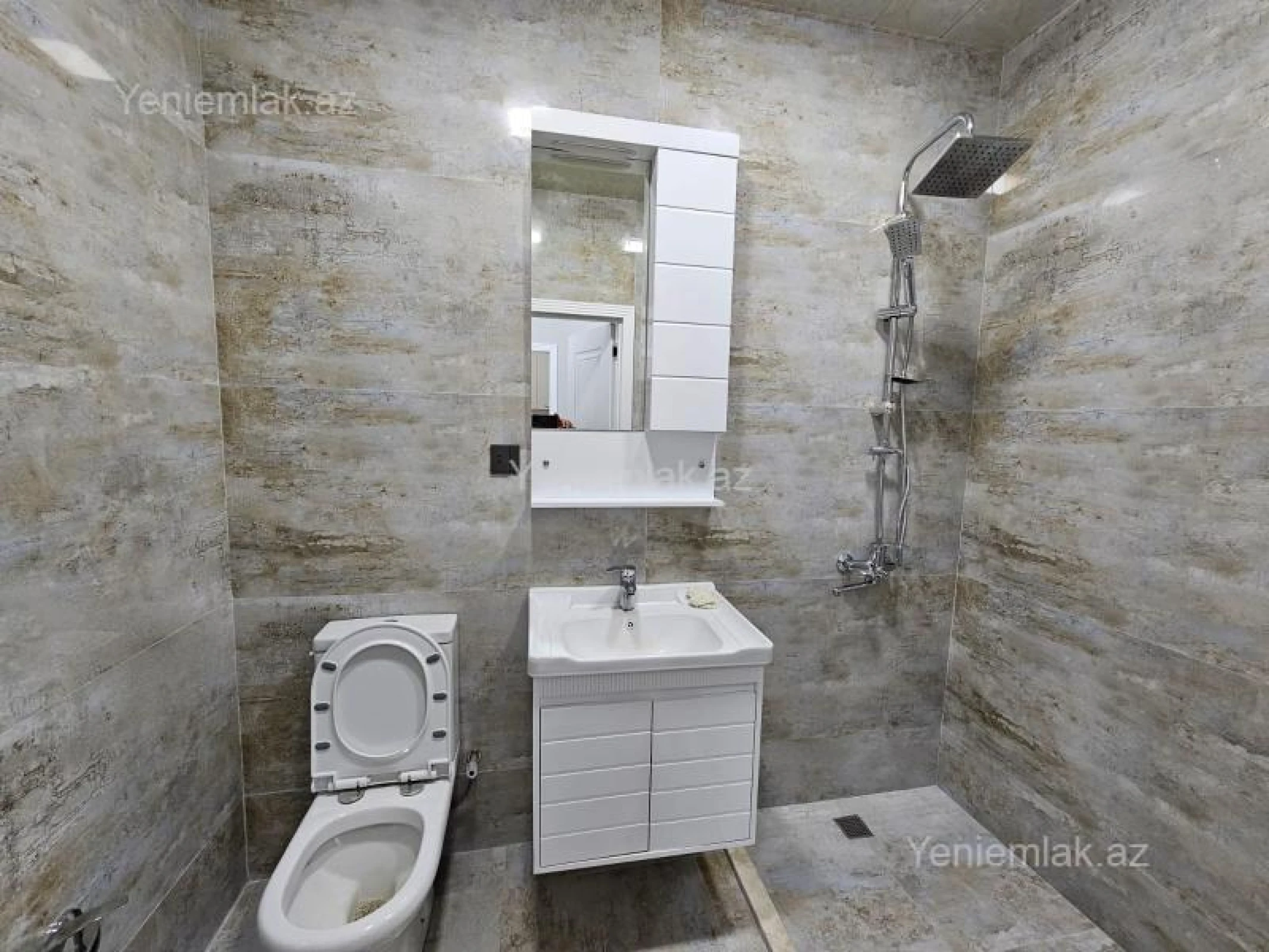 Satılır 3 otaqlı yeni tikili 73 m²