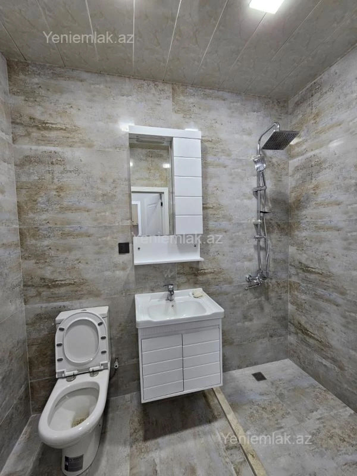 Satılır 3 otaqlı yeni tikili 73 m²