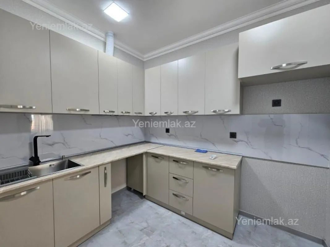 Satılır 3 otaqlı yeni tikili 73 m²