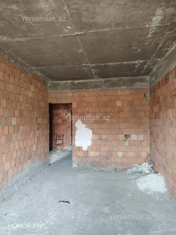 Satılır 3 otaqlı yeni tikili 75 m²