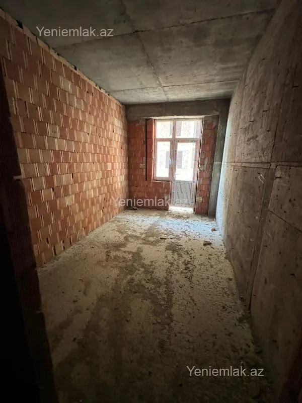 Satılır 3 otaqlı yeni tikili 75 m²
