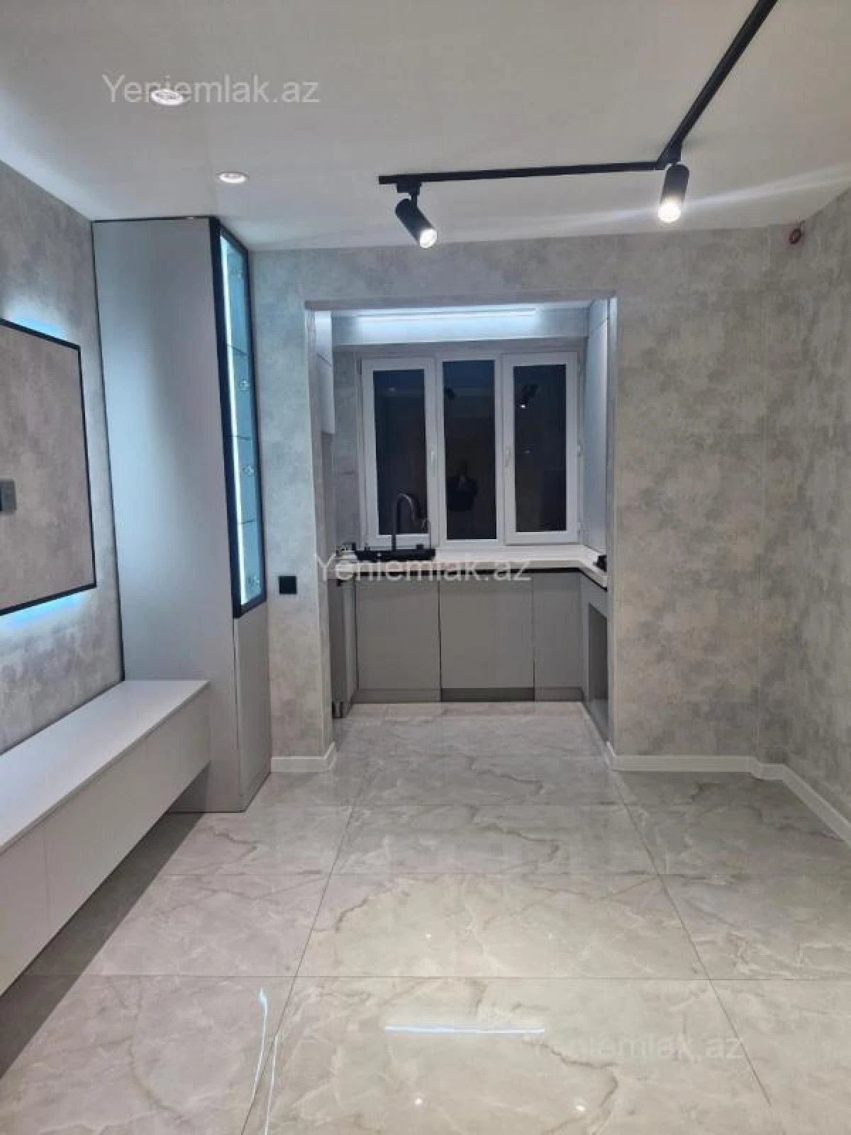 Satılır 4 otaqlı köhnə tikili 80 m²