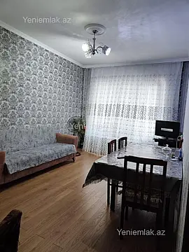 Satılır 3 otaqlı köhnə tikili 80 m²