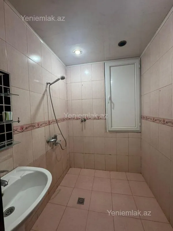 Satılır 2 otaqlı yeni tikili 70 m²