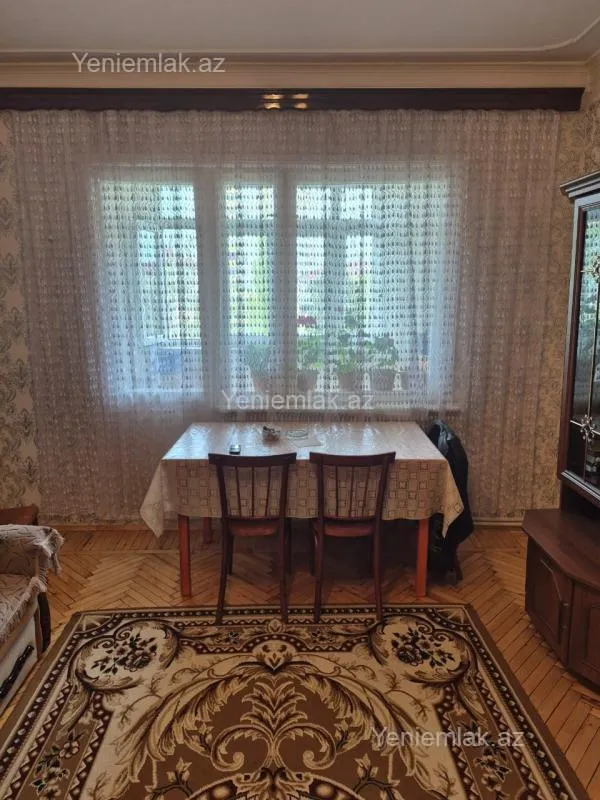 Satılır 3 otaqlı köhnə tikili 70 m²