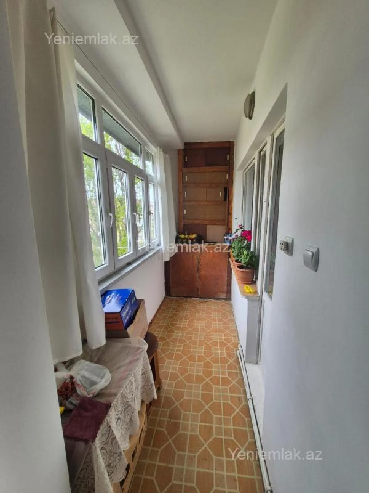 Satılır 3 otaqlı köhnə tikili 70 m²