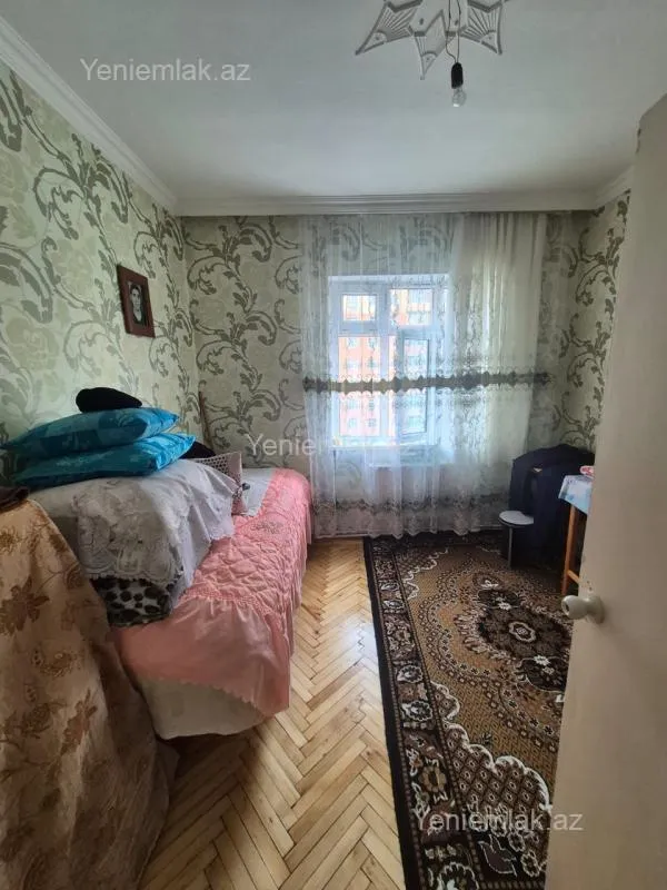 Satılır 3 otaqlı köhnə tikili 70 m²