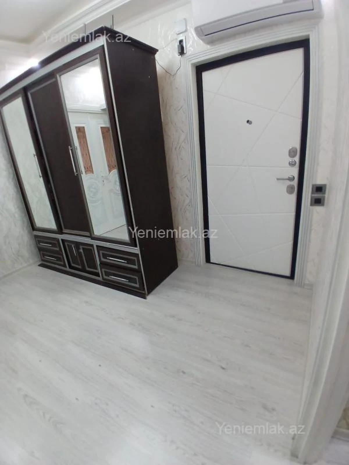 Satılır 4 otaqlı köhnə tikili 85 m²
