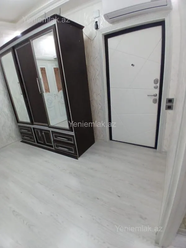 Satılır 4 otaqlı köhnə tikili 85 m²
