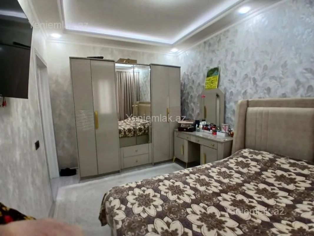 Satılır 4 otaqlı köhnə tikili 85 m²